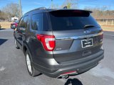 Used 2018 Ford Explorer XLT image 3