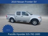 Used 2019 Nissan Frontier SV image 2