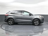 Used 2023 Ford Edge SEL w/ Sport Appearance Package image 3