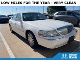 Used 2004 Lincoln Town Car Signature image 3