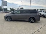 Used 2019 Toyota Sienna SE w/ SE Preferred Package image 4