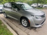 Used 2017 Chrysler Pacifica Touring-L w/ Tire & Wheel Group image 3