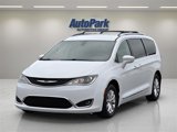 Used 2018 Chrysler Pacifica Touring-L image 3