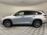 Used 2017 Toyota Highlander XLE image 4