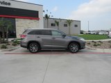 Used 2017 Toyota Highlander XLE image 2