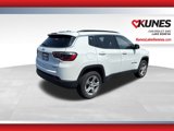Used 2023 Jeep Compass Latitude image 4