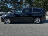 New 2025 Chrysler Pacifica Select image 4