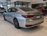 New 2025 Lexus ES 300h w/ Premium Package image 4