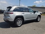 New 2025 Jeep Grand Cherokee Laredo image 4