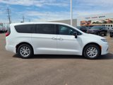 New 2025 Chrysler Pacifica Select image 4