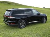 Used 2024 Lincoln Aviator AWD image 3
