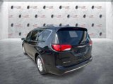 Used 2017 Chrysler Pacifica Touring-L image 4
