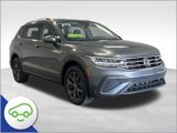 Used 2023 Volkswagen Tiguan SE image 1