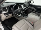 Used 2019 Toyota Highlander Limited Platinum image 2