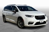 New 2025 Chrysler Pacifica Pinnacle image 2
