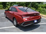 Used 2025 Hyundai Elantra SE image 3