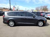 Used 2017 Chrysler Pacifica Touring-L image 6