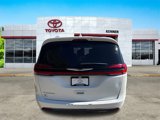 Used 2022 Chrysler Pacifica Touring-L image 4