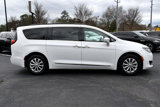 Used 2017 Chrysler Pacifica Touring-L image 5