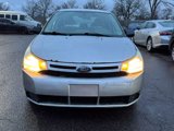 Used 2009 Ford Focus SE image 2