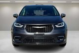 Used 2023 Chrysler Pacifica Limited image 3