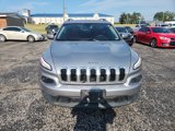Used 2018 Jeep Cherokee Latitude image 2