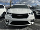 New 2025 Chrysler Pacifica Select image 2