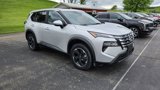 Used 2024 Nissan Rogue SV image 3