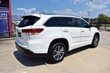 Used 2017 Toyota Highlander XLE image 5