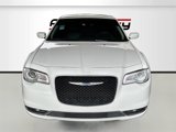 Used 2018 Chrysler 300 Touring L image 2