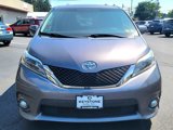 Used 2017 Toyota Sienna SE Premium image 2