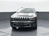 Used 2017 Jeep Cherokee Limited image 2