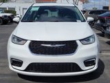 Used 2023 Chrysler Pacifica Touring-L image 3