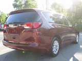 Used 2017 Chrysler Pacifica Touring image 6