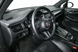 Certified 2022 Porsche Macan image 4