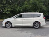 Used 2017 Chrysler Pacifica Limited image 6