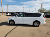 Used 2022 Chrysler Pacifica Touring-L image 2