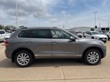 Used 2011 Volkswagen Touareg Sport image 2