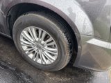 Used 2016 Chrysler Town & Country Touring-L image 5