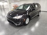 Used 2017 Chrysler Pacifica Touring-L image 3