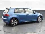 Used 2016 Volkswagen e-Golf SE image 4