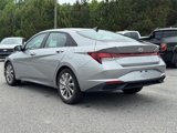 Used 2022 Hyundai Elantra SEL w/ Convenience Package image 3