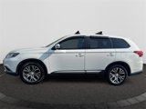 Used 2017 Mitsubishi Outlander SE image 2