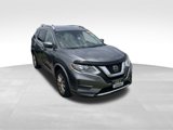 Used 2020 Nissan Rogue SV image 2