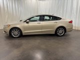 Used 2017 Ford Fusion SE image 2