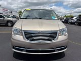 Used 2014 Chrysler Town & Country Touring image 2