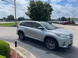 Used 2019 Toyota Highlander XLE image 3