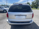 Used 2006 Chrysler Town & Country Touring image 5