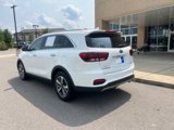 Used 2019 Kia Sorento EX image 2