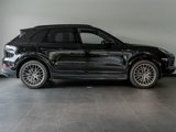Certified 2023 Porsche Cayenne Platinum Edition image 6